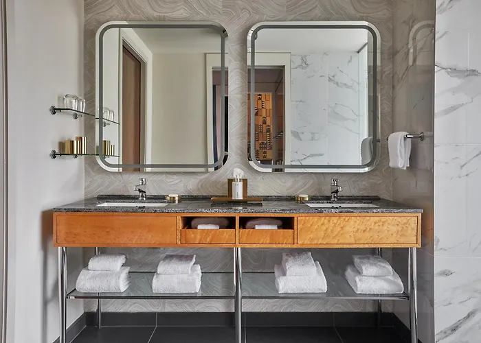 Viceroy 5* Chicago
