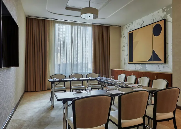 Viceroy 5* Chicago